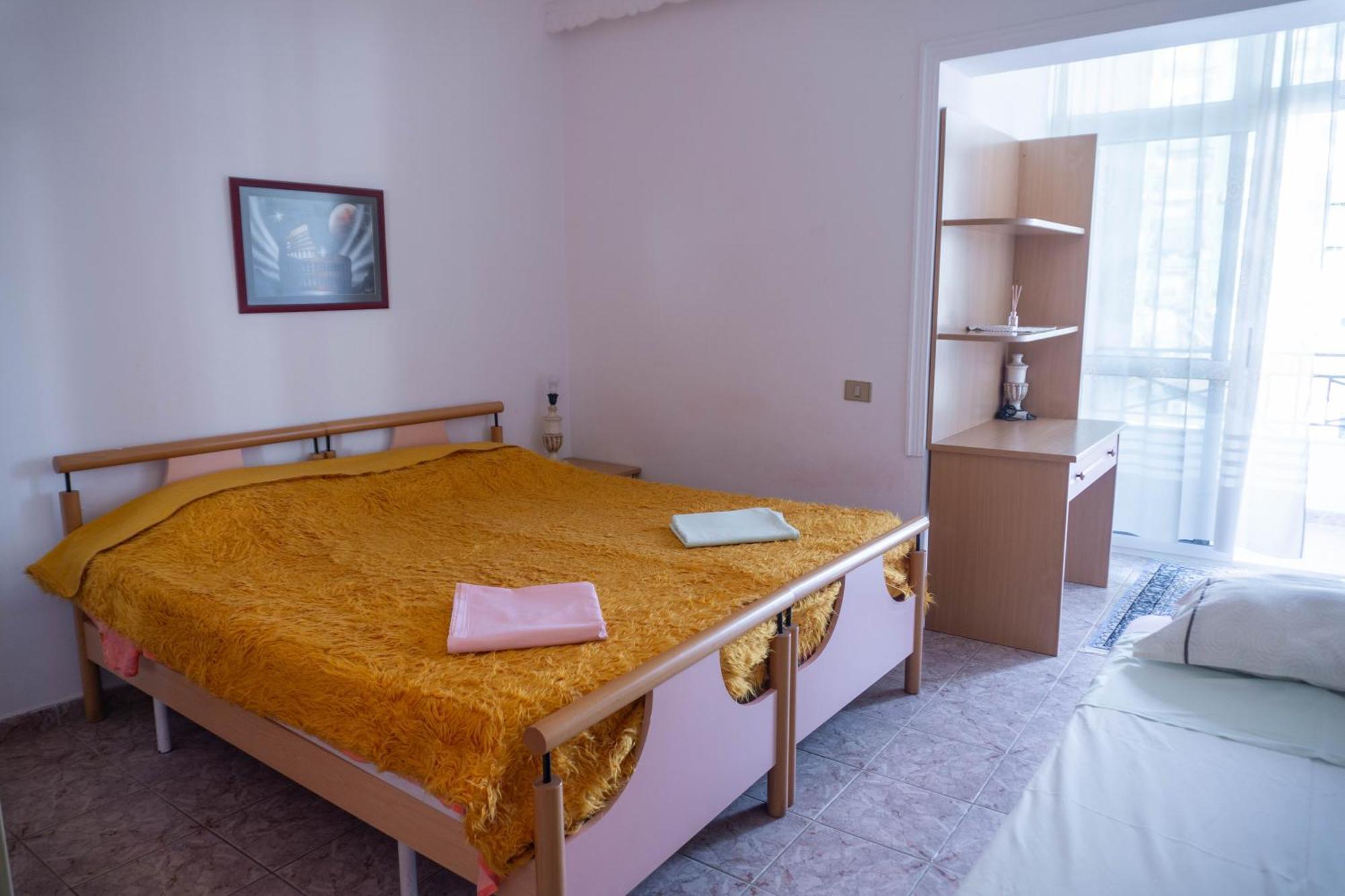 Bllok Bright Private Bedrooms With Private Bathroom On Shared Apartment Tiranë Luaran gambar